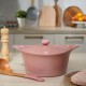 Bouton pour incroyable cocotte rose guimauve géométrique