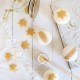Décoration en pâte d'amande étoiles dorées - par 12