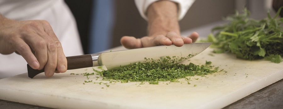 Couteau de chef vs couteau Santoku