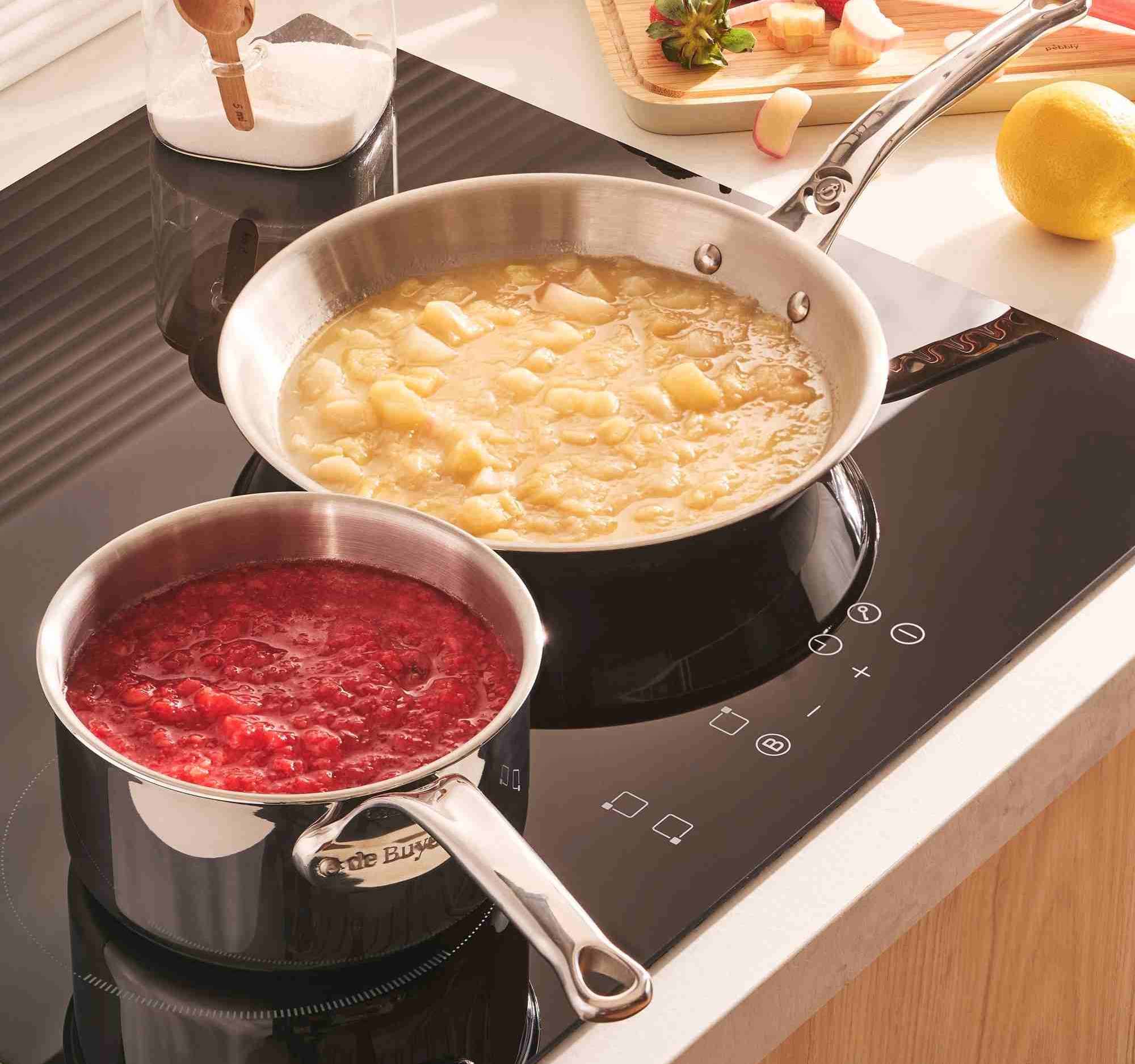 La recette de la compot&eacute;e de rhubarbe et soupe de fraises