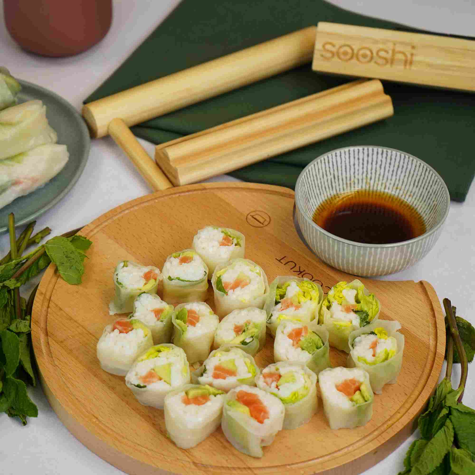 Rouleaux de printemps saumon avocat menthe
