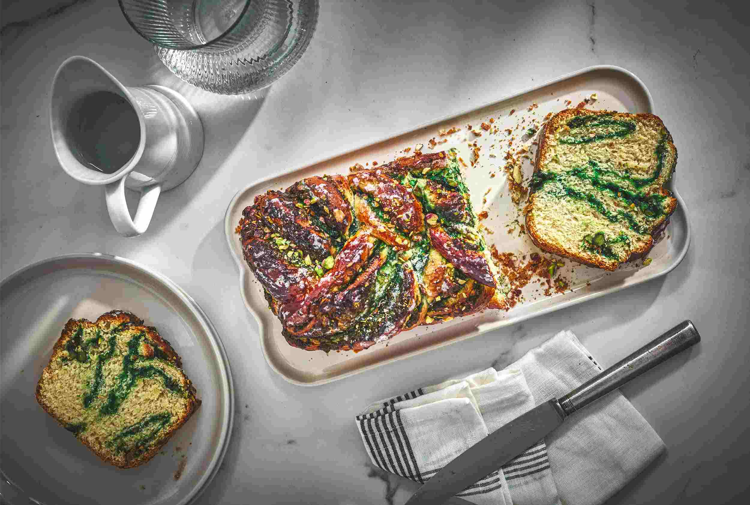 Babka à la pâte de pistache, vanille et citron vert